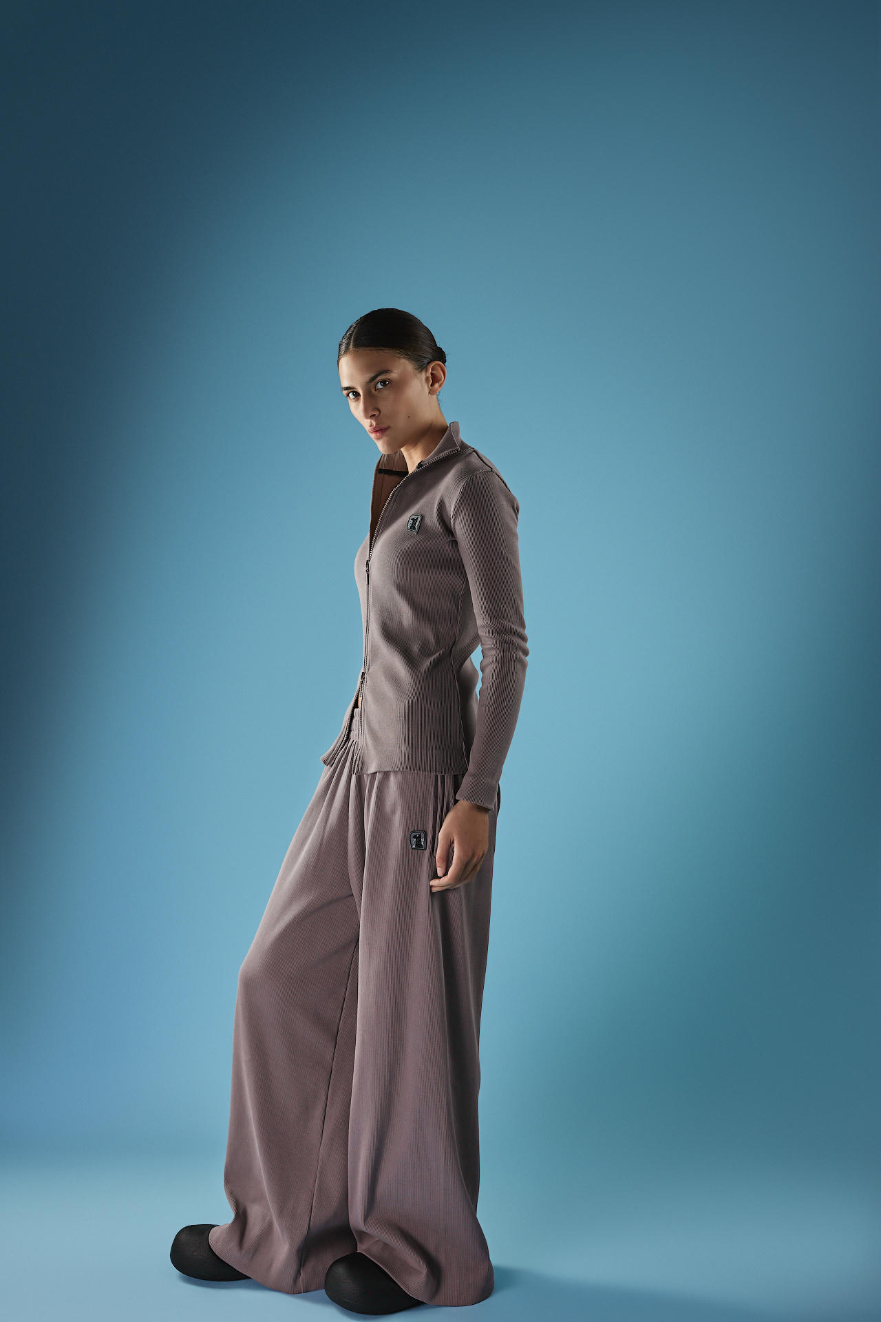 Свитшот Doggy slim zip