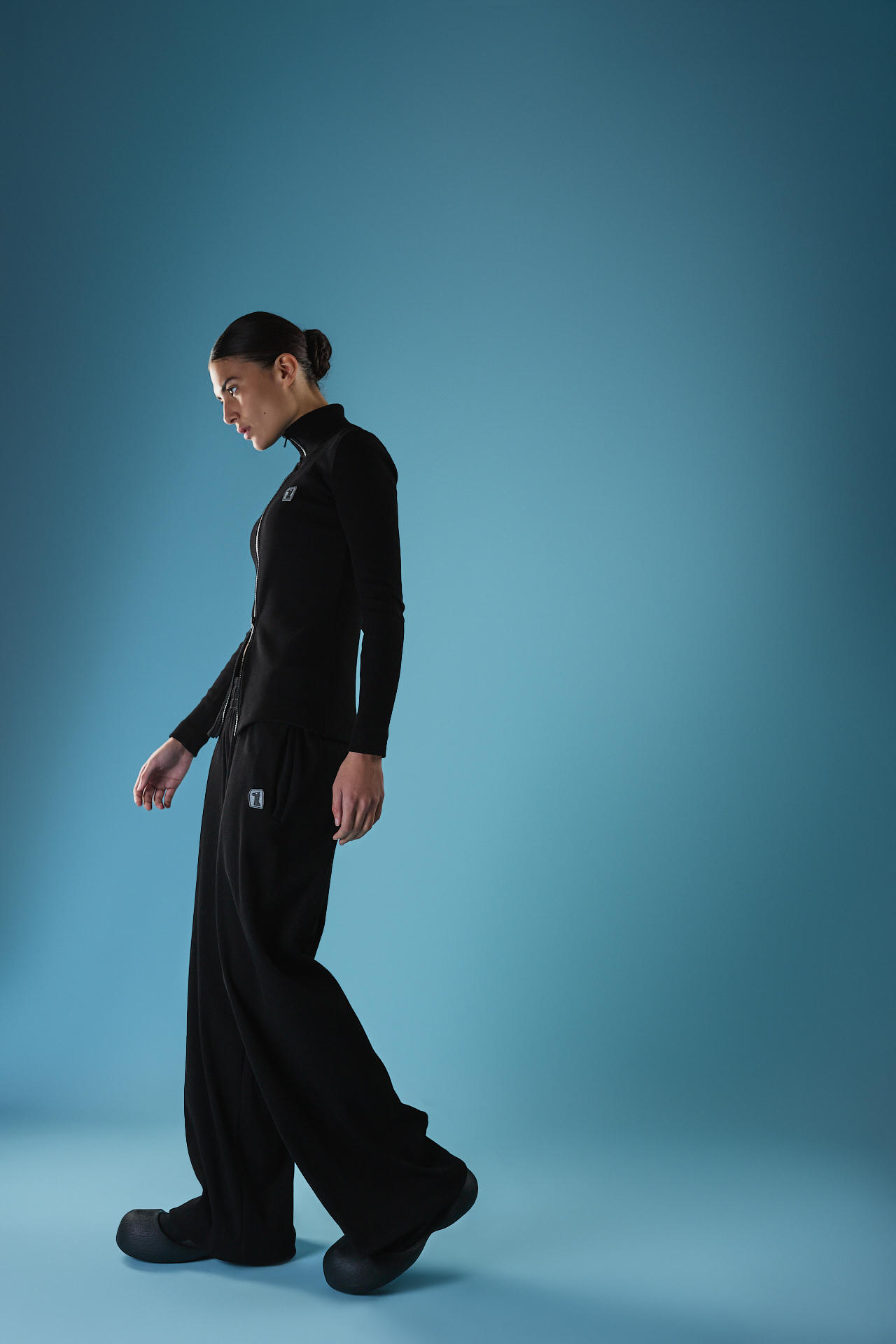 Свитшот Doggy slim zip