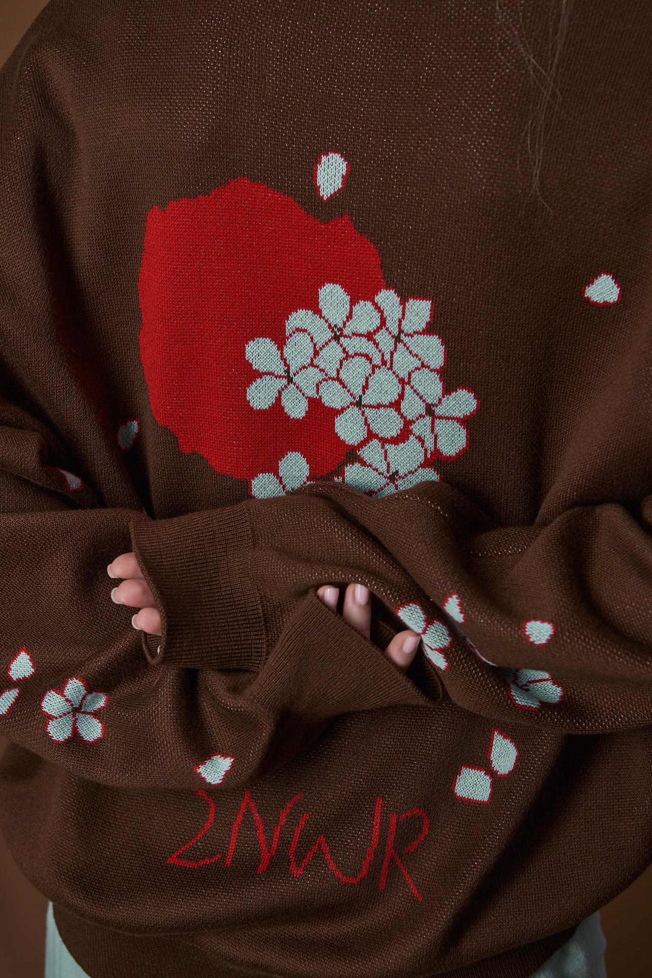 Свитер Гортензия и гвоздь