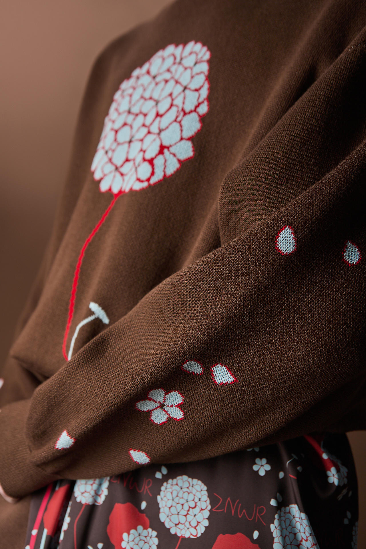 Свитер Гортензия и гвоздь