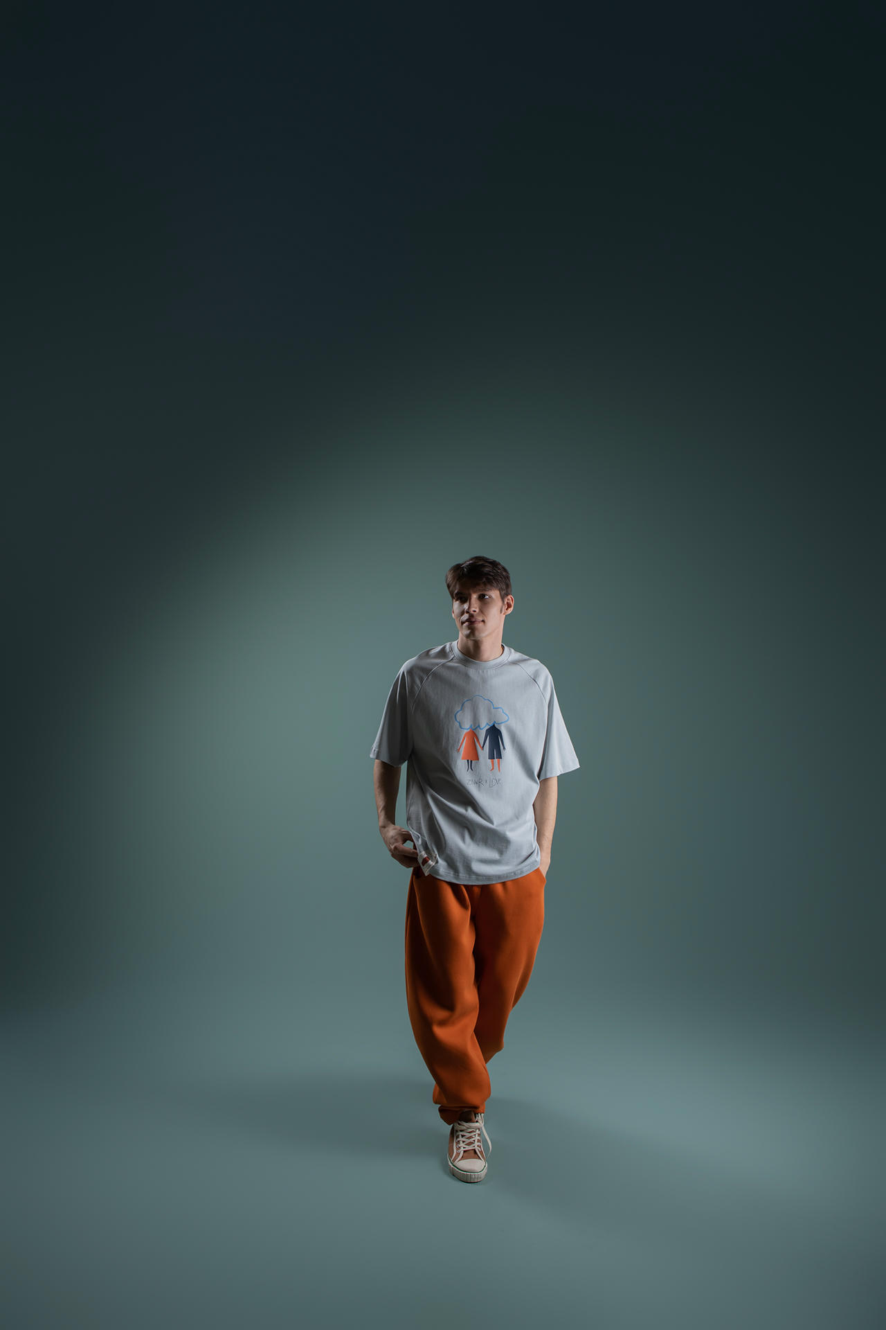 Футболка За руки