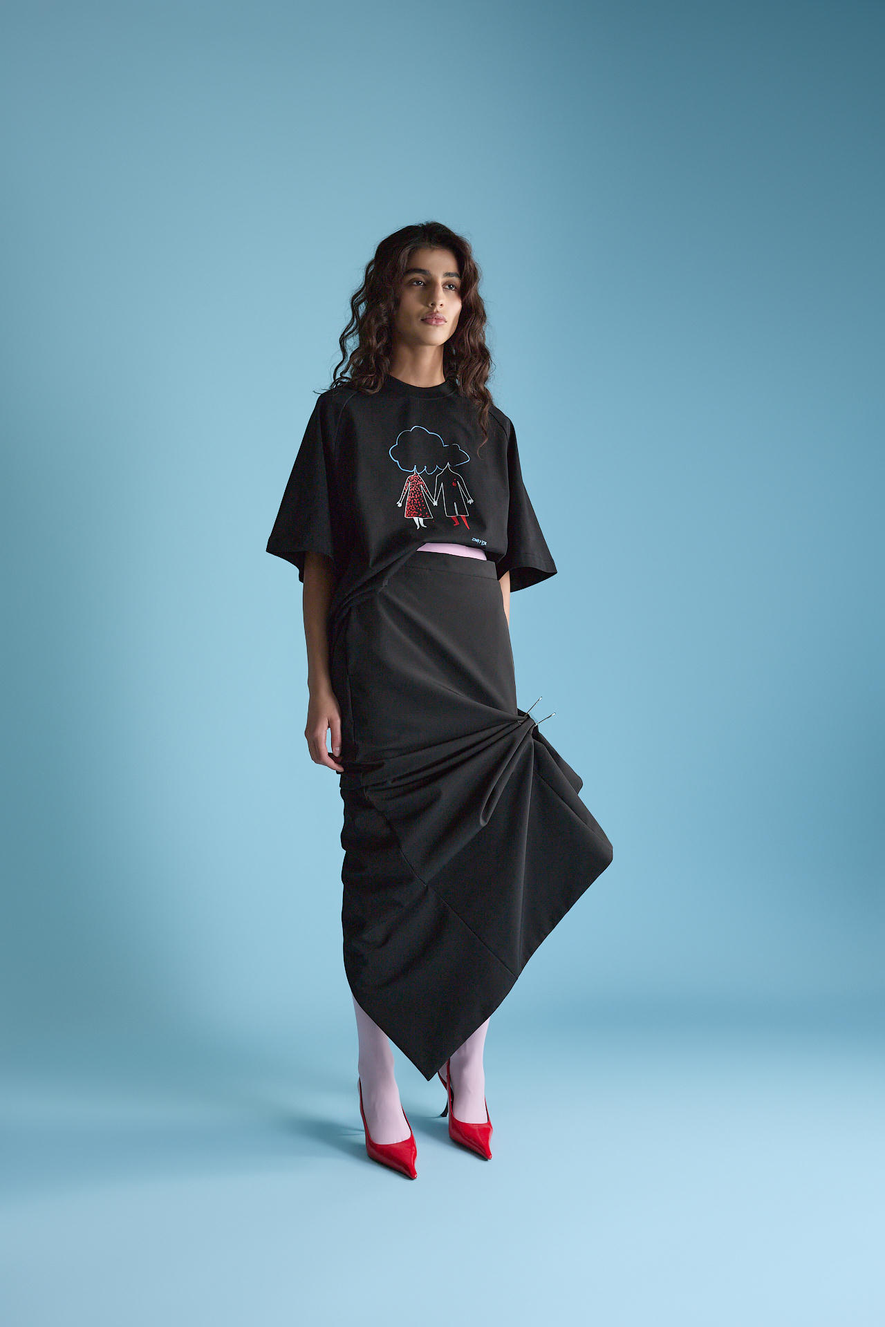 Футболка За руки