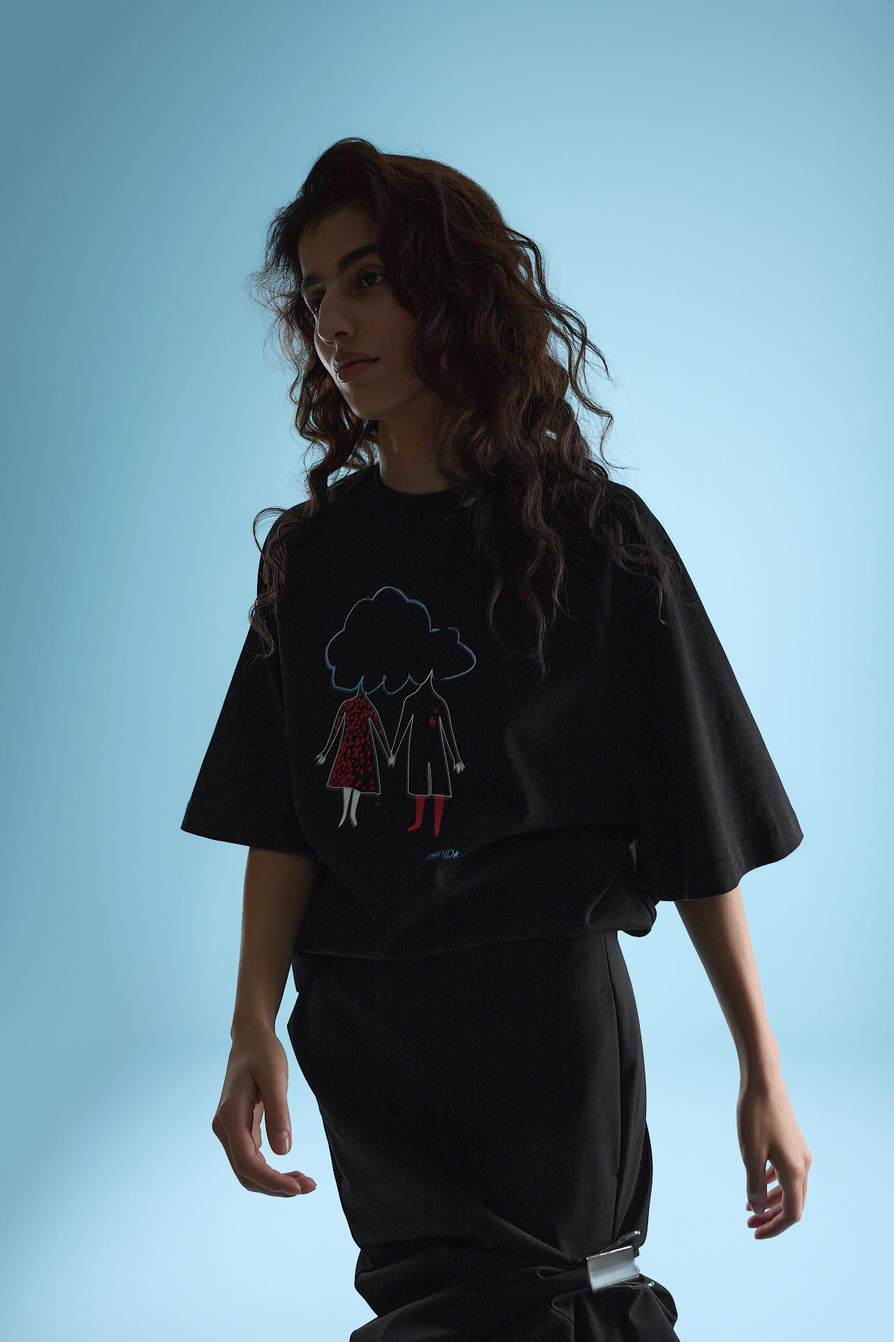 Футболка За руки